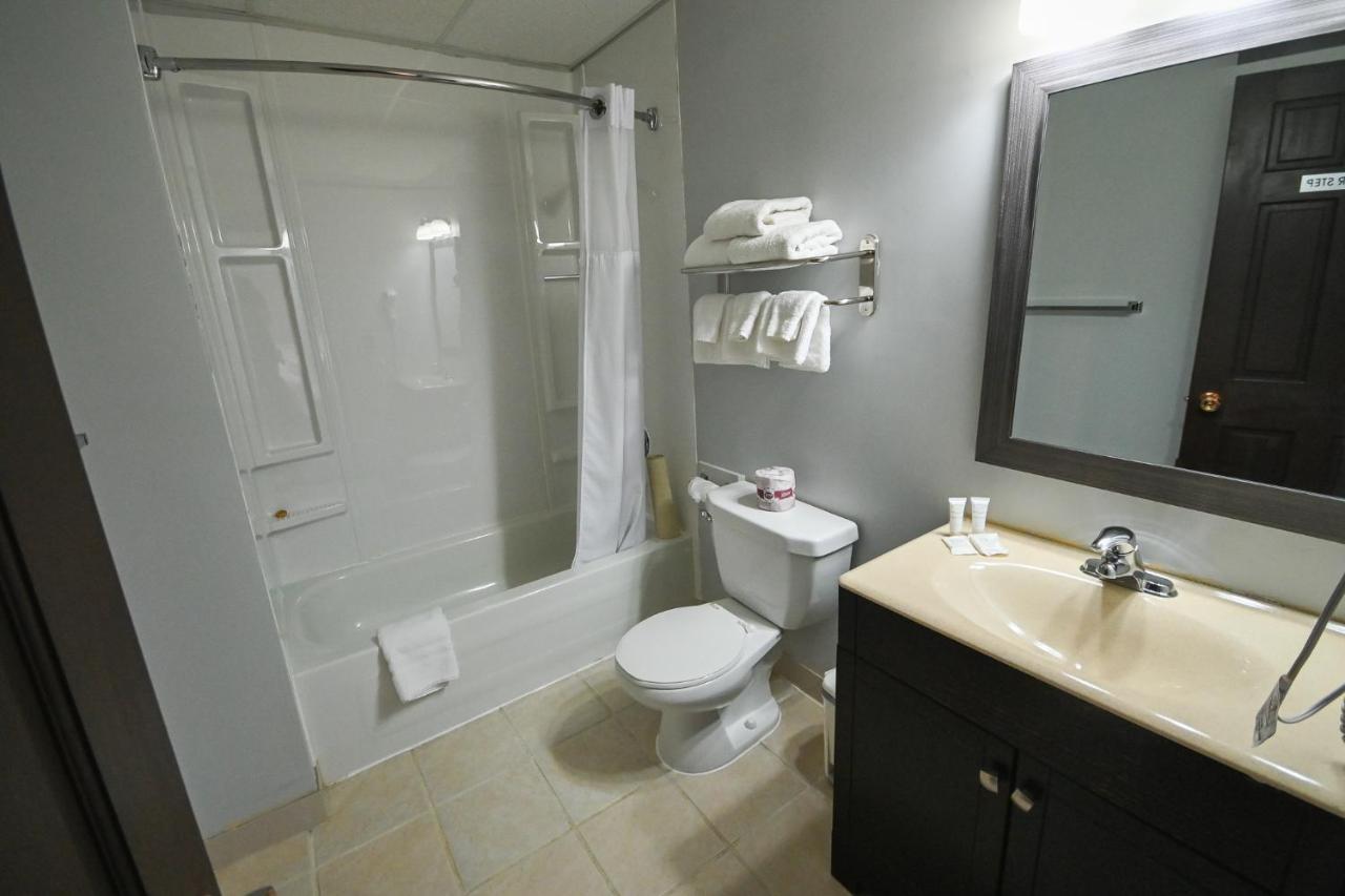 Mattawa Le Voyageur Inn מראה חיצוני תמונה