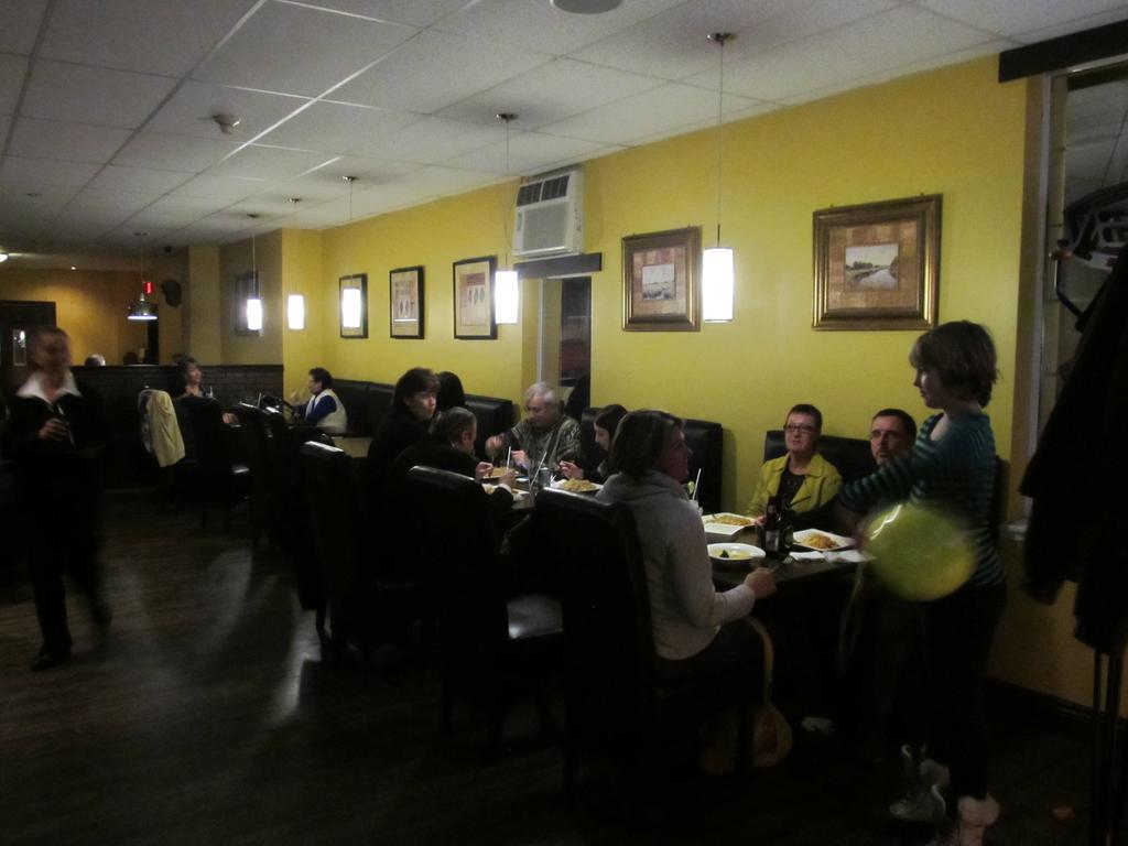 Mattawa Le Voyageur Inn מראה חיצוני תמונה