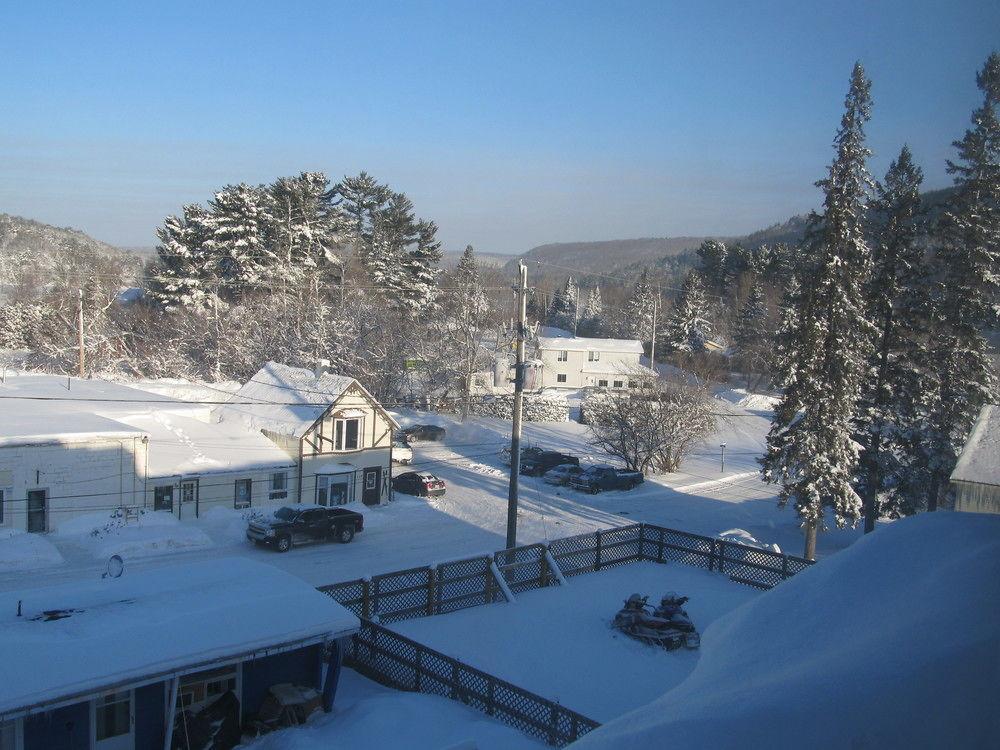 Mattawa Le Voyageur Inn מראה חיצוני תמונה
