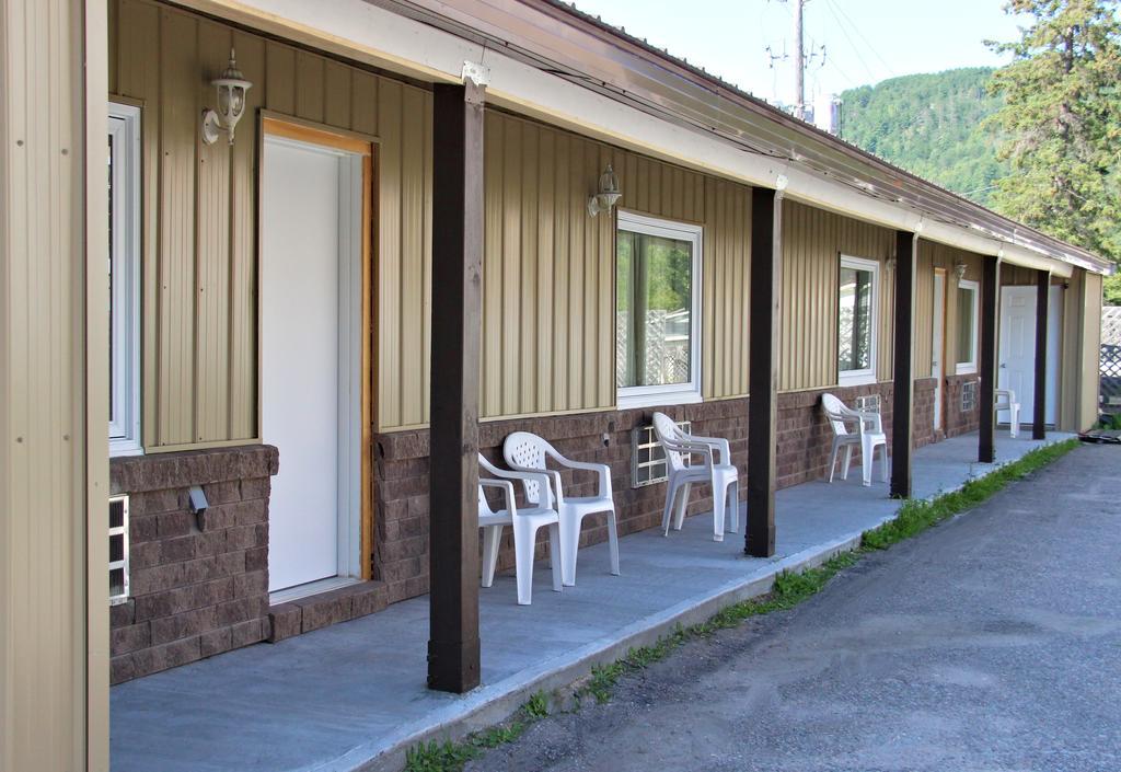 Mattawa Le Voyageur Inn מראה חיצוני תמונה